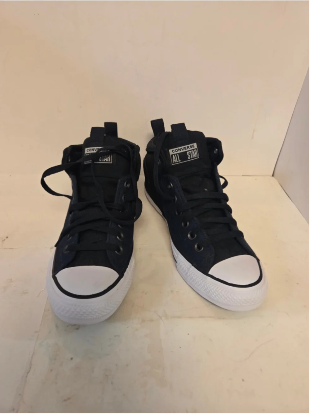 Men's Converse All Star Sneakers Size 7 Black and White